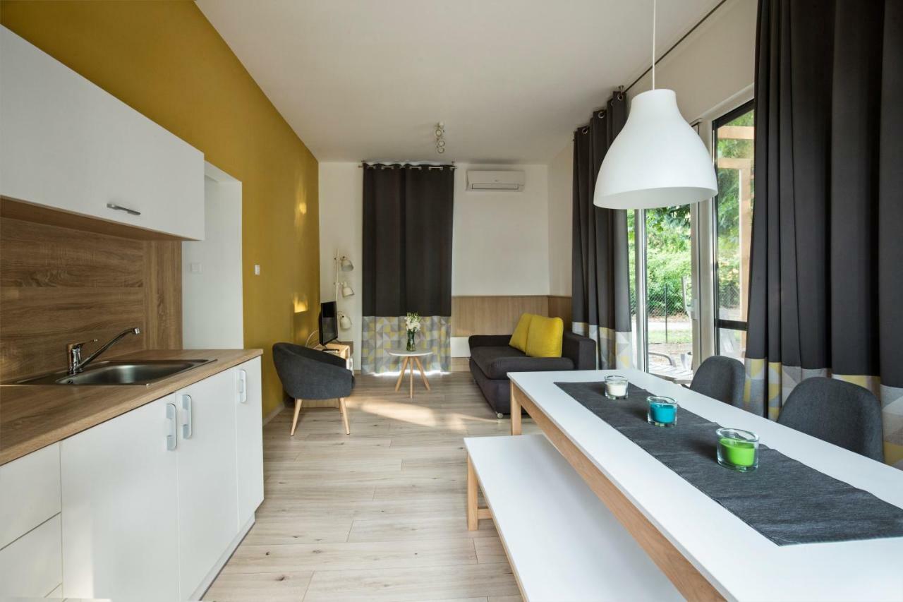 Barack Thermal & Natura Apartments Tiszakécske Buitenkant foto
